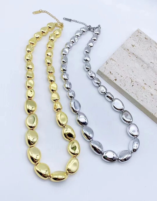 Premium Metal Round Stone Featured Necklace